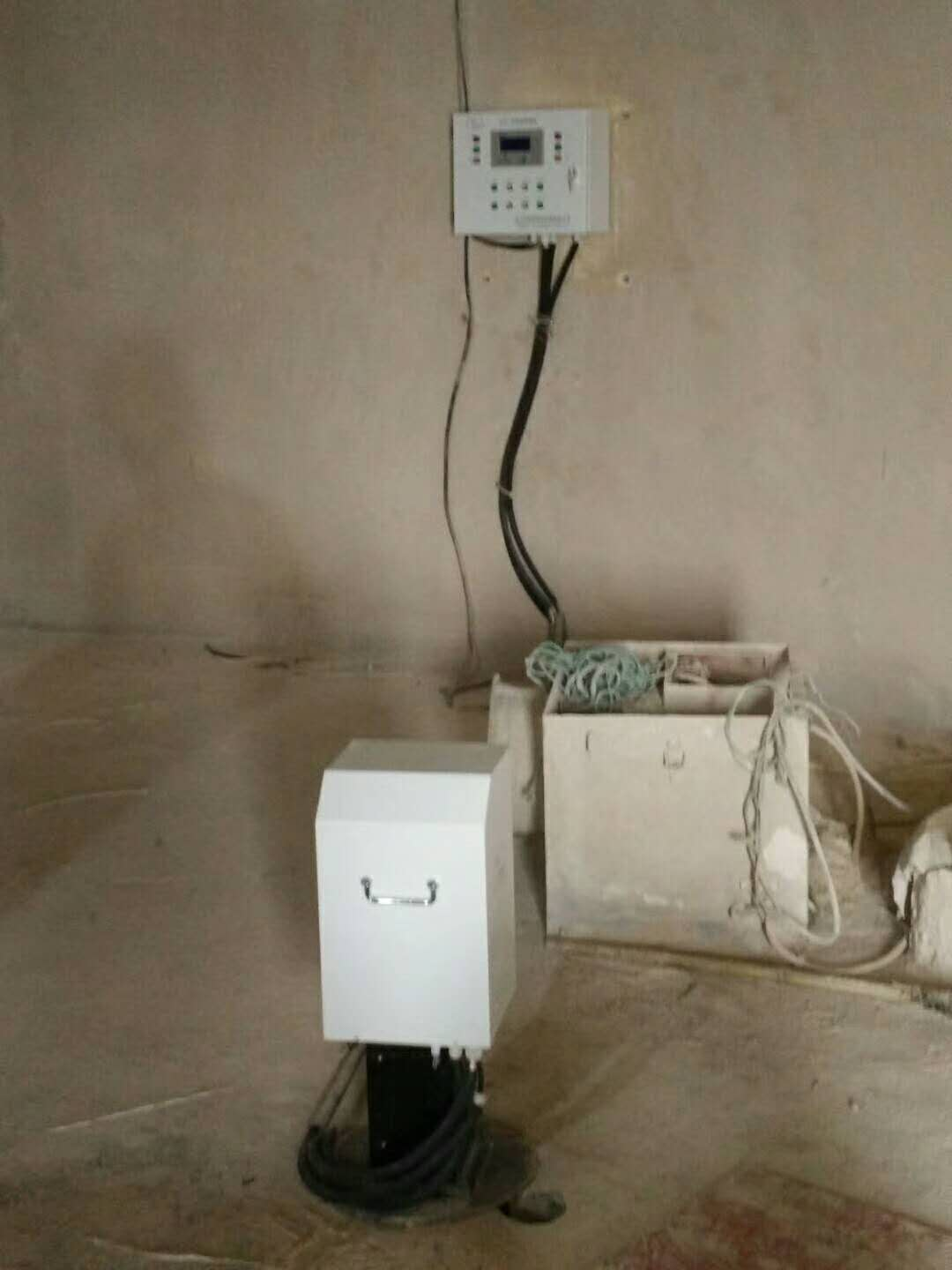 钢带式重锤库容监测系统安装现场 ---水泥均化库(图1)